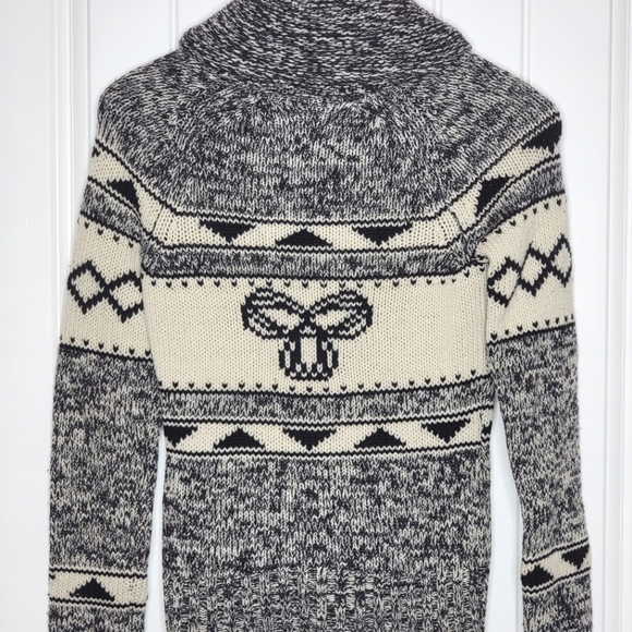 TNA Sweater - Picture 2 of 4